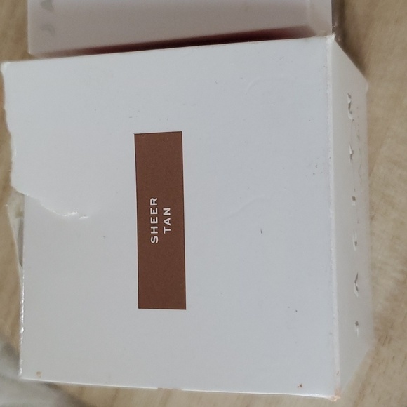 Jaclyn Cosmetics Loose Setting Powder - Picture 4 of 6